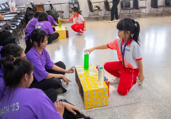 ภาพกิจกรรม  คณะวิทยาศาสตร์และเทคโนโลยี มหาวิทยาลัยราชภัฏกำแพงเพชร ร่วมกับโรงเรียนอนุบาลกำแพงเพชร จัดโครงการฝึกทักษะเพื่อพัฒนาอัจฉริยภาพวิทยาศาสตร์ กิจกรรมค่าย STEM ศึกษา