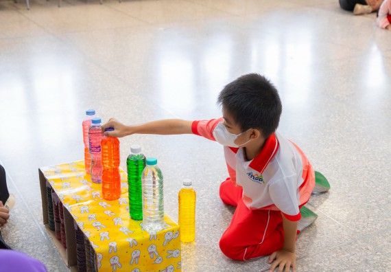 ภาพกิจกรรม  คณะวิทยาศาสตร์และเทคโนโลยี มหาวิทยาลัยราชภัฏกำแพงเพชร ร่วมกับโรงเรียนอนุบาลกำแพงเพชร จัดโครงการฝึกทักษะเพื่อพัฒนาอัจฉริยภาพวิทยาศาสตร์ กิจกรรมค่าย STEM ศึกษา