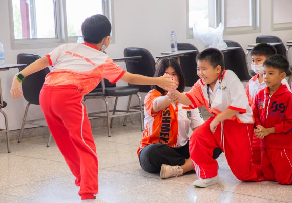 ภาพกิจกรรม  คณะวิทยาศาสตร์และเทคโนโลยี มหาวิทยาลัยราชภัฏกำแพงเพชร ร่วมกับโรงเรียนอนุบาลกำแพงเพชร จัดโครงการฝึกทักษะเพื่อพัฒนาอัจฉริยภาพวิทยาศาสตร์ กิจกรรมค่าย STEM ศึกษา