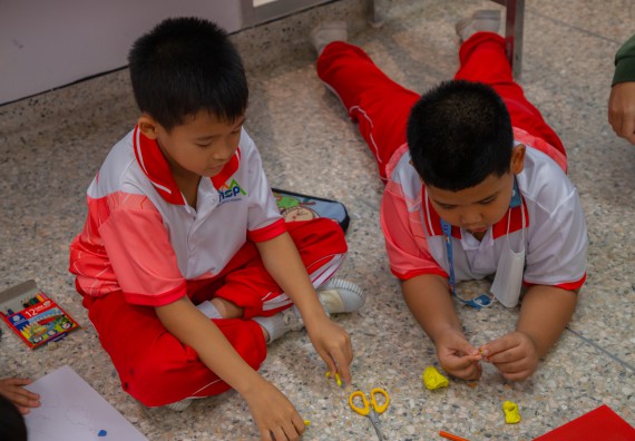 ภาพกิจกรรม  คณะวิทยาศาสตร์และเทคโนโลยี มหาวิทยาลัยราชภัฏกำแพงเพชร ร่วมกับโรงเรียนอนุบาลกำแพงเพชร จัดโครงการฝึกทักษะเพื่อพัฒนาอัจฉริยภาพวิทยาศาสตร์ กิจกรรมค่าย STEM ศึกษา