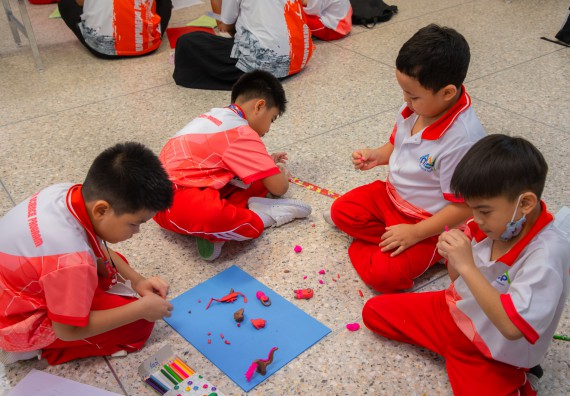 ภาพกิจกรรม  คณะวิทยาศาสตร์และเทคโนโลยี มหาวิทยาลัยราชภัฏกำแพงเพชร ร่วมกับโรงเรียนอนุบาลกำแพงเพชร จัดโครงการฝึกทักษะเพื่อพัฒนาอัจฉริยภาพวิทยาศาสตร์ กิจกรรมค่าย STEM ศึกษา