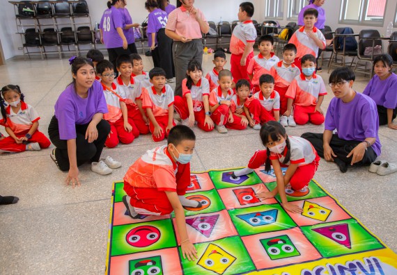ภาพกิจกรรม  คณะวิทยาศาสตร์และเทคโนโลยี มหาวิทยาลัยราชภัฏกำแพงเพชร ร่วมกับโรงเรียนอนุบาลกำแพงเพชร จัดโครงการฝึกทักษะเพื่อพัฒนาอัจฉริยภาพวิทยาศาสตร์ กิจกรรมค่าย STEM ศึกษา