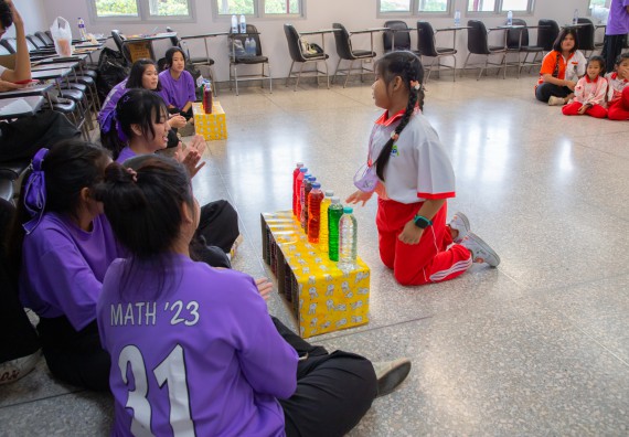 ภาพกิจกรรม  คณะวิทยาศาสตร์และเทคโนโลยี มหาวิทยาลัยราชภัฏกำแพงเพชร ร่วมกับโรงเรียนอนุบาลกำแพงเพชร จัดโครงการฝึกทักษะเพื่อพัฒนาอัจฉริยภาพวิทยาศาสตร์ กิจกรรมค่าย STEM ศึกษา