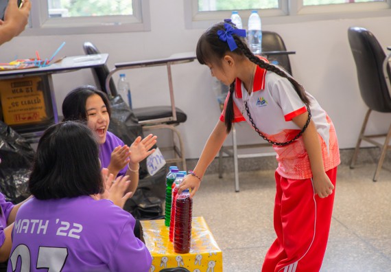 ภาพกิจกรรม  คณะวิทยาศาสตร์และเทคโนโลยี มหาวิทยาลัยราชภัฏกำแพงเพชร ร่วมกับโรงเรียนอนุบาลกำแพงเพชร จัดโครงการฝึกทักษะเพื่อพัฒนาอัจฉริยภาพวิทยาศาสตร์ กิจกรรมค่าย STEM ศึกษา