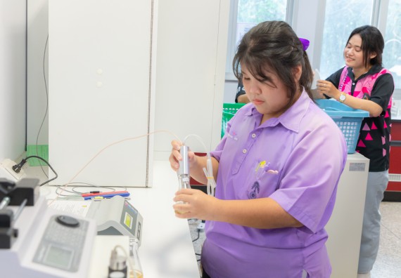 คณะวิทยาศาสตร์และเทคโนโลยี มหาวิทยาลัยราชภัฏกำแพงเพชร ร่วมกับกลุ่มสาระการเรียนรู้วิทยาศาสตร์และเทคโนโลยี โรงเรียนขาณุวิทยา จัดกิจกรรมการอบรมเชิงปฏิบัติการบูรณาการความรู้วิทยาศาสตร์