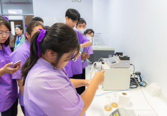 คณะวิทยาศาสตร์และเทคโนโลยี มหาวิทยาลัยราชภัฏกำแพงเพชร ร่วมกับกลุ่มสาระการเรียนรู้วิทยาศาสตร์และเทคโนโลยี โรงเรียนขาณุวิทยา จัดกิจกรรมการอบรมเชิงปฏิบัติการบูรณาการความรู้วิทยาศาสตร์