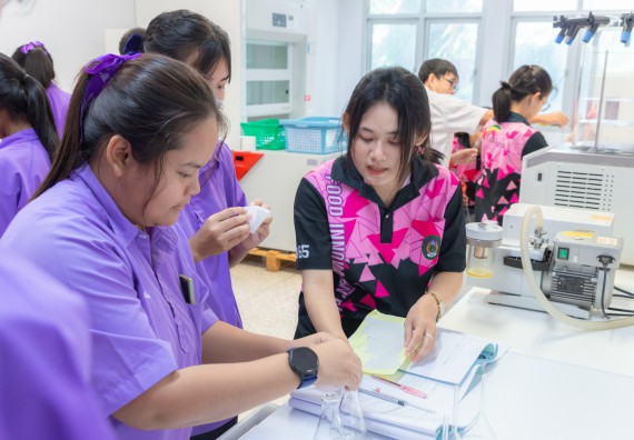 คณะวิทยาศาสตร์และเทคโนโลยี มหาวิทยาลัยราชภัฏกำแพงเพชร ร่วมกับกลุ่มสาระการเรียนรู้วิทยาศาสตร์และเทคโนโลยี โรงเรียนขาณุวิทยา จัดกิจกรรมการอบรมเชิงปฏิบัติการบูรณาการความรู้วิทยาศาสตร์