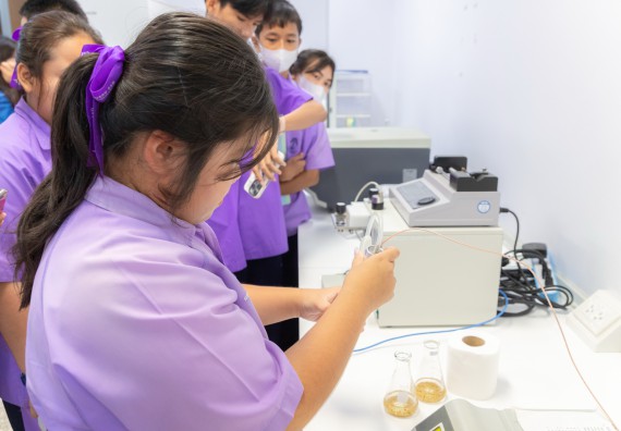 คณะวิทยาศาสตร์และเทคโนโลยี มหาวิทยาลัยราชภัฏกำแพงเพชร ร่วมกับกลุ่มสาระการเรียนรู้วิทยาศาสตร์และเทคโนโลยี โรงเรียนขาณุวิทยา จัดกิจกรรมการอบรมเชิงปฏิบัติการบูรณาการความรู้วิทยาศาสตร์