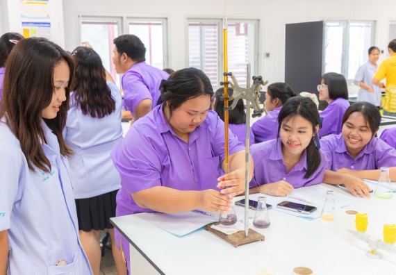 คณะวิทยาศาสตร์และเทคโนโลยี มหาวิทยาลัยราชภัฏกำแพงเพชร ร่วมกับกลุ่มสาระการเรียนรู้วิทยาศาสตร์และเทคโนโลยี โรงเรียนขาณุวิทยา จัดกิจกรรมการอบรมเชิงปฏิบัติการบูรณาการความรู้วิทยาศาสตร์