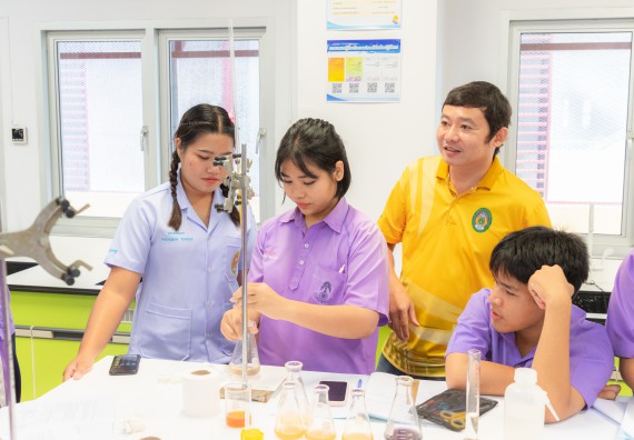 คณะวิทยาศาสตร์และเทคโนโลยี มหาวิทยาลัยราชภัฏกำแพงเพชร ร่วมกับกลุ่มสาระการเรียนรู้วิทยาศาสตร์และเทคโนโลยี โรงเรียนขาณุวิทยา จัดกิจกรรมการอบรมเชิงปฏิบัติการบูรณาการความรู้วิทยาศาสตร์