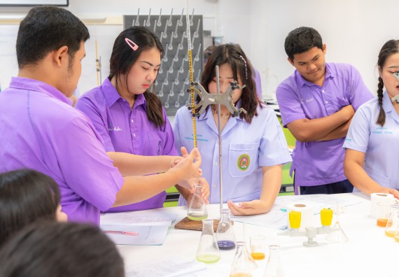 คณะวิทยาศาสตร์และเทคโนโลยี มหาวิทยาลัยราชภัฏกำแพงเพชร ร่วมกับกลุ่มสาระการเรียนรู้วิทยาศาสตร์และเทคโนโลยี โรงเรียนขาณุวิทยา จัดกิจกรรมการอบรมเชิงปฏิบัติการบูรณาการความรู้วิทยาศาสตร์