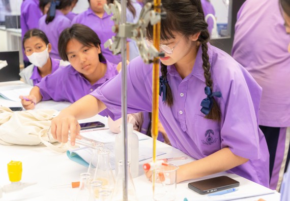 คณะวิทยาศาสตร์และเทคโนโลยี มหาวิทยาลัยราชภัฏกำแพงเพชร ร่วมกับกลุ่มสาระการเรียนรู้วิทยาศาสตร์และเทคโนโลยี โรงเรียนขาณุวิทยา จัดกิจกรรมการอบรมเชิงปฏิบัติการบูรณาการความรู้วิทยาศาสตร์