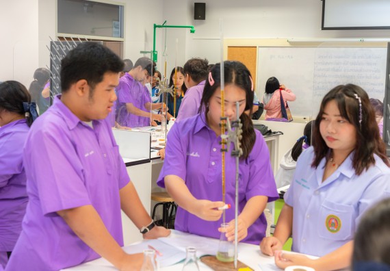 คณะวิทยาศาสตร์และเทคโนโลยี มหาวิทยาลัยราชภัฏกำแพงเพชร ร่วมกับกลุ่มสาระการเรียนรู้วิทยาศาสตร์และเทคโนโลยี โรงเรียนขาณุวิทยา จัดกิจกรรมการอบรมเชิงปฏิบัติการบูรณาการความรู้วิทยาศาสตร์