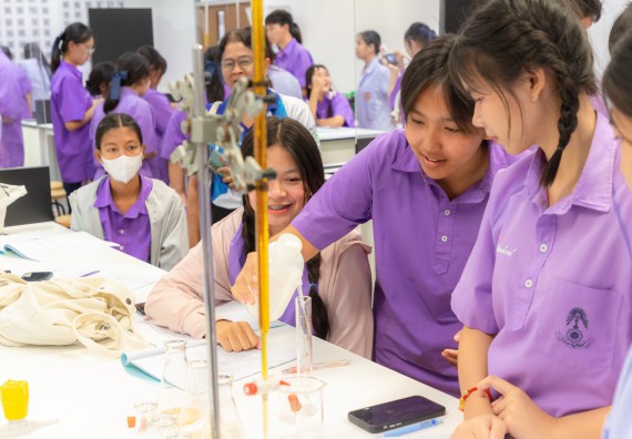 คณะวิทยาศาสตร์และเทคโนโลยี มหาวิทยาลัยราชภัฏกำแพงเพชร ร่วมกับกลุ่มสาระการเรียนรู้วิทยาศาสตร์และเทคโนโลยี โรงเรียนขาณุวิทยา จัดกิจกรรมการอบรมเชิงปฏิบัติการบูรณาการความรู้วิทยาศาสตร์