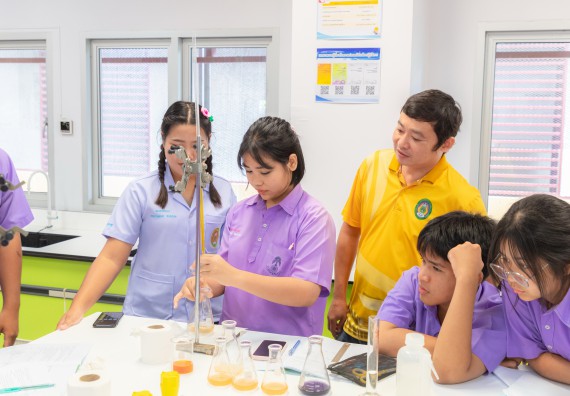 คณะวิทยาศาสตร์และเทคโนโลยี มหาวิทยาลัยราชภัฏกำแพงเพชร ร่วมกับกลุ่มสาระการเรียนรู้วิทยาศาสตร์และเทคโนโลยี โรงเรียนขาณุวิทยา จัดกิจกรรมการอบรมเชิงปฏิบัติการบูรณาการความรู้วิทยาศาสตร์