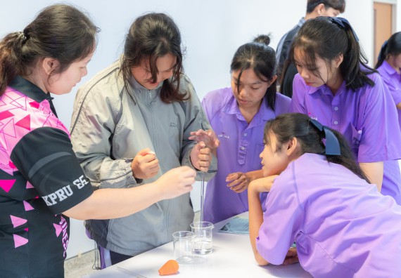 คณะวิทยาศาสตร์และเทคโนโลยี มหาวิทยาลัยราชภัฏกำแพงเพชร ร่วมกับกลุ่มสาระการเรียนรู้วิทยาศาสตร์และเทคโนโลยี โรงเรียนขาณุวิทยา จัดกิจกรรมการอบรมเชิงปฏิบัติการบูรณาการความรู้วิทยาศาสตร์