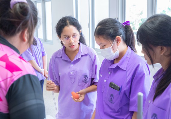 คณะวิทยาศาสตร์และเทคโนโลยี มหาวิทยาลัยราชภัฏกำแพงเพชร ร่วมกับกลุ่มสาระการเรียนรู้วิทยาศาสตร์และเทคโนโลยี โรงเรียนขาณุวิทยา จัดกิจกรรมการอบรมเชิงปฏิบัติการบูรณาการความรู้วิทยาศาสตร์