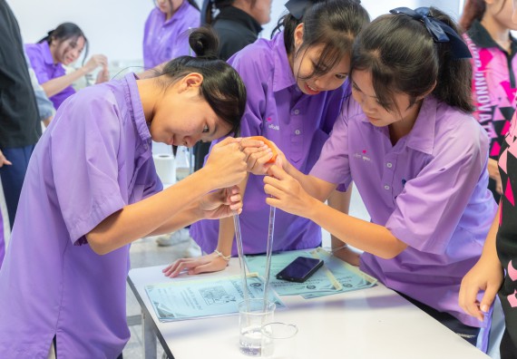 คณะวิทยาศาสตร์และเทคโนโลยี มหาวิทยาลัยราชภัฏกำแพงเพชร ร่วมกับกลุ่มสาระการเรียนรู้วิทยาศาสตร์และเทคโนโลยี โรงเรียนขาณุวิทยา จัดกิจกรรมการอบรมเชิงปฏิบัติการบูรณาการความรู้วิทยาศาสตร์