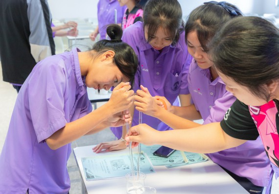 คณะวิทยาศาสตร์และเทคโนโลยี มหาวิทยาลัยราชภัฏกำแพงเพชร ร่วมกับกลุ่มสาระการเรียนรู้วิทยาศาสตร์และเทคโนโลยี โรงเรียนขาณุวิทยา จัดกิจกรรมการอบรมเชิงปฏิบัติการบูรณาการความรู้วิทยาศาสตร์