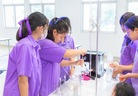 คณะวิทยาศาสตร์และเทคโนโลยี มหาวิทยาลัยราชภัฏกำแพงเพชร ร่วมกับกลุ่มสาระการเรียนรู้วิทยาศาสตร์และเทคโนโลยี โรงเรียนขาณุวิทยา จัดกิจกรรมการอบรมเชิงปฏิบัติการบูรณาการความรู้วิทยาศาสตร์