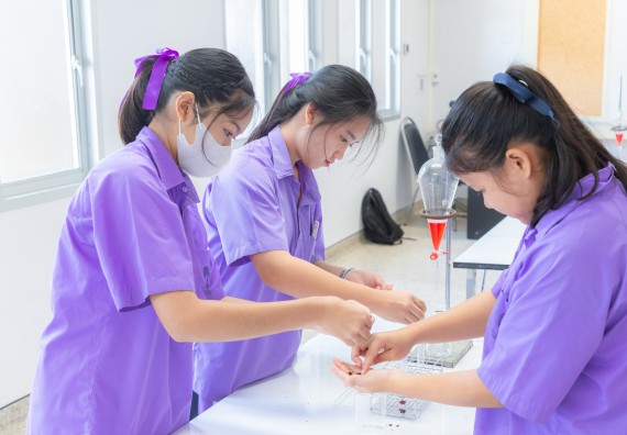 คณะวิทยาศาสตร์และเทคโนโลยี มหาวิทยาลัยราชภัฏกำแพงเพชร ร่วมกับกลุ่มสาระการเรียนรู้วิทยาศาสตร์และเทคโนโลยี โรงเรียนขาณุวิทยา จัดกิจกรรมการอบรมเชิงปฏิบัติการบูรณาการความรู้วิทยาศาสตร์