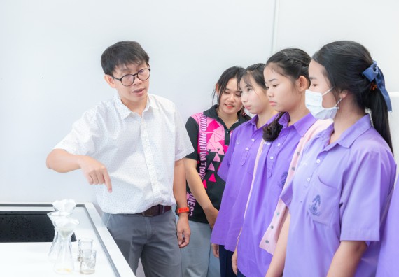 คณะวิทยาศาสตร์และเทคโนโลยี มหาวิทยาลัยราชภัฏกำแพงเพชร ร่วมกับกลุ่มสาระการเรียนรู้วิทยาศาสตร์และเทคโนโลยี โรงเรียนขาณุวิทยา จัดกิจกรรมการอบรมเชิงปฏิบัติการบูรณาการความรู้วิทยาศาสตร์