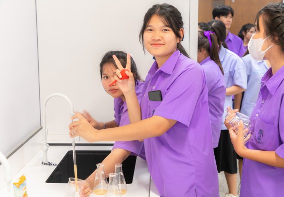 คณะวิทยาศาสตร์และเทคโนโลยี มหาวิทยาลัยราชภัฏกำแพงเพชร ร่วมกับกลุ่มสาระการเรียนรู้วิทยาศาสตร์และเทคโนโลยี โรงเรียนขาณุวิทยา จัดกิจกรรมการอบรมเชิงปฏิบัติการบูรณาการความรู้วิทยาศาสตร์