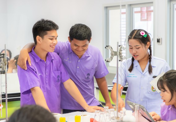 คณะวิทยาศาสตร์และเทคโนโลยี มหาวิทยาลัยราชภัฏกำแพงเพชร ร่วมกับกลุ่มสาระการเรียนรู้วิทยาศาสตร์และเทคโนโลยี โรงเรียนขาณุวิทยา จัดกิจกรรมการอบรมเชิงปฏิบัติการบูรณาการความรู้วิทยาศาสตร์