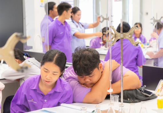 คณะวิทยาศาสตร์และเทคโนโลยี มหาวิทยาลัยราชภัฏกำแพงเพชร ร่วมกับกลุ่มสาระการเรียนรู้วิทยาศาสตร์และเทคโนโลยี โรงเรียนขาณุวิทยา จัดกิจกรรมการอบรมเชิงปฏิบัติการบูรณาการความรู้วิทยาศาสตร์