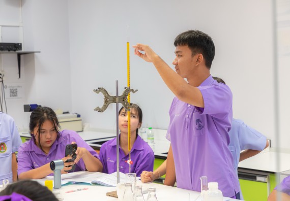 คณะวิทยาศาสตร์และเทคโนโลยี มหาวิทยาลัยราชภัฏกำแพงเพชร ร่วมกับกลุ่มสาระการเรียนรู้วิทยาศาสตร์และเทคโนโลยี โรงเรียนขาณุวิทยา จัดกิจกรรมการอบรมเชิงปฏิบัติการบูรณาการความรู้วิทยาศาสตร์