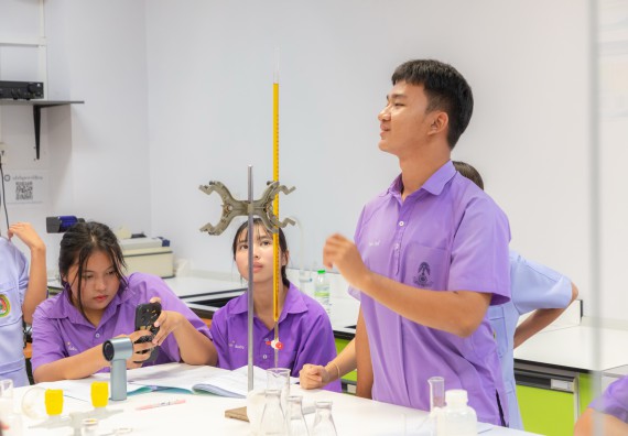 คณะวิทยาศาสตร์และเทคโนโลยี มหาวิทยาลัยราชภัฏกำแพงเพชร ร่วมกับกลุ่มสาระการเรียนรู้วิทยาศาสตร์และเทคโนโลยี โรงเรียนขาณุวิทยา จัดกิจกรรมการอบรมเชิงปฏิบัติการบูรณาการความรู้วิทยาศาสตร์