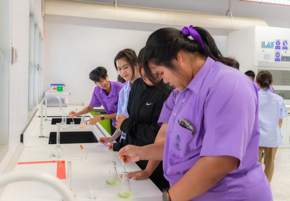 คณะวิทยาศาสตร์และเทคโนโลยี มหาวิทยาลัยราชภัฏกำแพงเพชร ร่วมกับกลุ่มสาระการเรียนรู้วิทยาศาสตร์และเทคโนโลยี โรงเรียนขาณุวิทยา จัดกิจกรรมการอบรมเชิงปฏิบัติการบูรณาการความรู้วิทยาศาสตร์