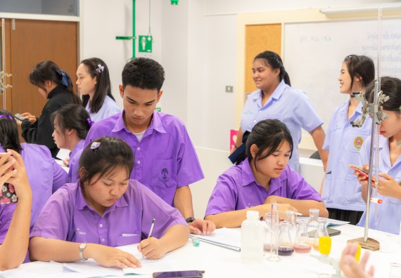 คณะวิทยาศาสตร์และเทคโนโลยี มหาวิทยาลัยราชภัฏกำแพงเพชร ร่วมกับกลุ่มสาระการเรียนรู้วิทยาศาสตร์และเทคโนโลยี โรงเรียนขาณุวิทยา จัดกิจกรรมการอบรมเชิงปฏิบัติการบูรณาการความรู้วิทยาศาสตร์