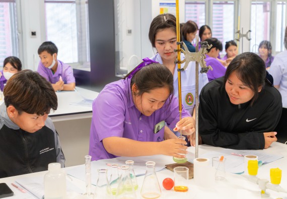 คณะวิทยาศาสตร์และเทคโนโลยี มหาวิทยาลัยราชภัฏกำแพงเพชร ร่วมกับกลุ่มสาระการเรียนรู้วิทยาศาสตร์และเทคโนโลยี โรงเรียนขาณุวิทยา จัดกิจกรรมการอบรมเชิงปฏิบัติการบูรณาการความรู้วิทยาศาสตร์