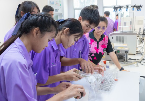 คณะวิทยาศาสตร์และเทคโนโลยี มหาวิทยาลัยราชภัฏกำแพงเพชร ร่วมกับกลุ่มสาระการเรียนรู้วิทยาศาสตร์และเทคโนโลยี โรงเรียนขาณุวิทยา จัดกิจกรรมการอบรมเชิงปฏิบัติการบูรณาการความรู้วิทยาศาสตร์