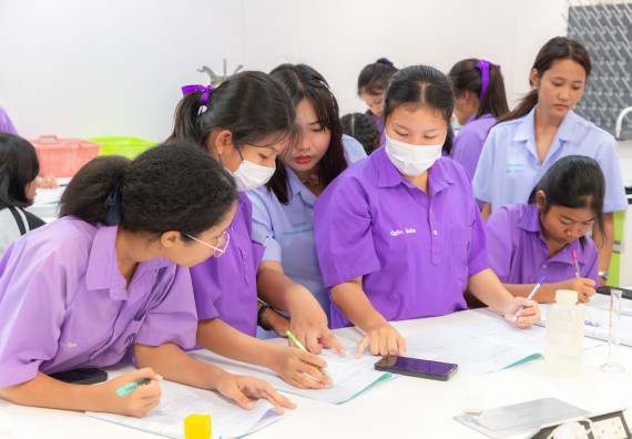 คณะวิทยาศาสตร์และเทคโนโลยี มหาวิทยาลัยราชภัฏกำแพงเพชร ร่วมกับกลุ่มสาระการเรียนรู้วิทยาศาสตร์และเทคโนโลยี โรงเรียนขาณุวิทยา จัดกิจกรรมการอบรมเชิงปฏิบัติการบูรณาการความรู้วิทยาศาสตร์