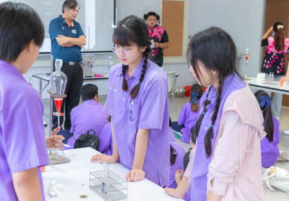 คณะวิทยาศาสตร์และเทคโนโลยี มหาวิทยาลัยราชภัฏกำแพงเพชร ร่วมกับกลุ่มสาระการเรียนรู้วิทยาศาสตร์และเทคโนโลยี โรงเรียนขาณุวิทยา จัดกิจกรรมการอบรมเชิงปฏิบัติการบูรณาการความรู้วิทยาศาสตร์