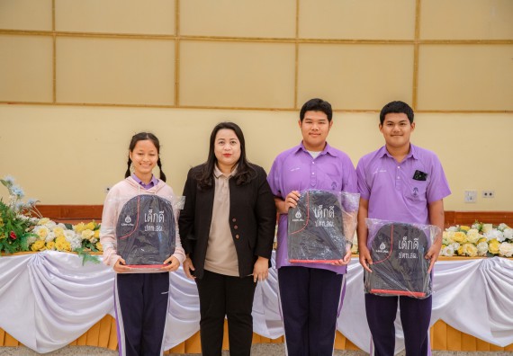 คณะวิทยาศาสตร์และเทคโนโลยี มหาวิทยาลัยราชภัฏกำแพงเพชร ร่วมกับกลุ่มสาระการเรียนรู้วิทยาศาสตร์และเทคโนโลยี โรงเรียนขาณุวิทยา จัดกิจกรรมการอบรมเชิงปฏิบัติการบูรณาการความรู้วิทยาศาสตร์