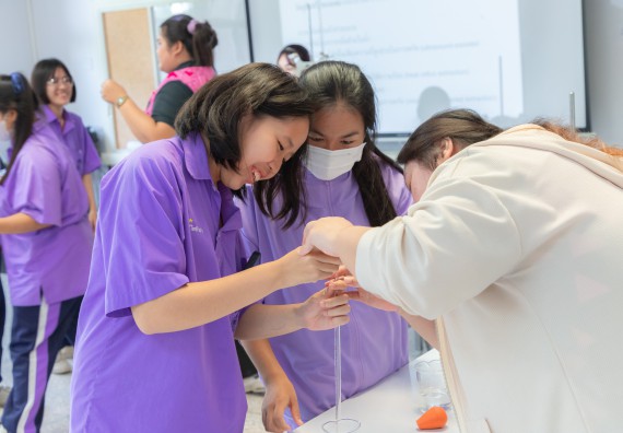 คณะวิทยาศาสตร์และเทคโนโลยี มหาวิทยาลัยราชภัฏกำแพงเพชร ร่วมกับกลุ่มสาระการเรียนรู้วิทยาศาสตร์และเทคโนโลยี โรงเรียนขาณุวิทยา จัดกิจกรรมการอบรมเชิงปฏิบัติการบูรณาการความรู้วิทยาศาสตร์