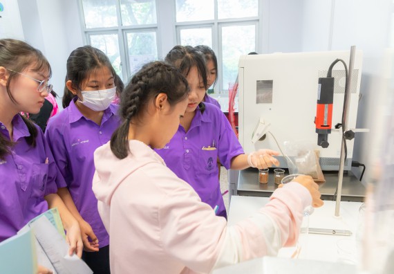 คณะวิทยาศาสตร์และเทคโนโลยี มหาวิทยาลัยราชภัฏกำแพงเพชร ร่วมกับกลุ่มสาระการเรียนรู้วิทยาศาสตร์และเทคโนโลยี โรงเรียนขาณุวิทยา จัดกิจกรรมการอบรมเชิงปฏิบัติการบูรณาการความรู้วิทยาศาสตร์