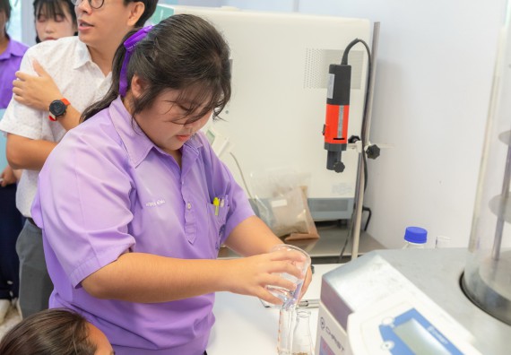 คณะวิทยาศาสตร์และเทคโนโลยี มหาวิทยาลัยราชภัฏกำแพงเพชร ร่วมกับกลุ่มสาระการเรียนรู้วิทยาศาสตร์และเทคโนโลยี โรงเรียนขาณุวิทยา จัดกิจกรรมการอบรมเชิงปฏิบัติการบูรณาการความรู้วิทยาศาสตร์