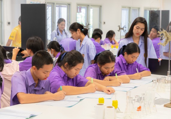 คณะวิทยาศาสตร์และเทคโนโลยี มหาวิทยาลัยราชภัฏกำแพงเพชร ร่วมกับกลุ่มสาระการเรียนรู้วิทยาศาสตร์และเทคโนโลยี โรงเรียนขาณุวิทยา จัดกิจกรรมการอบรมเชิงปฏิบัติการบูรณาการความรู้วิทยาศาสตร์