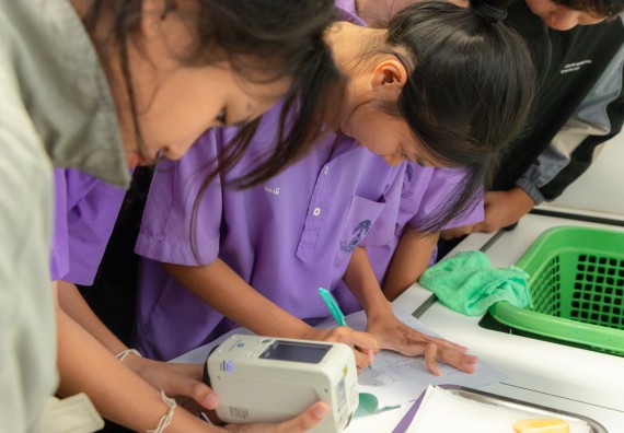 คณะวิทยาศาสตร์และเทคโนโลยี มหาวิทยาลัยราชภัฏกำแพงเพชร ร่วมกับกลุ่มสาระการเรียนรู้วิทยาศาสตร์และเทคโนโลยี โรงเรียนขาณุวิทยา จัดกิจกรรมการอบรมเชิงปฏิบัติการบูรณาการความรู้วิทยาศาสตร์