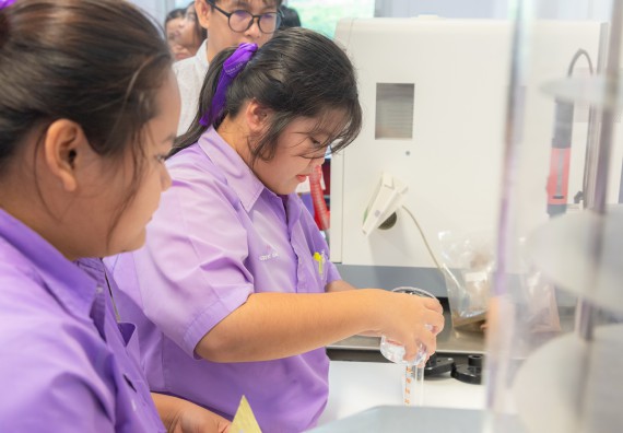 คณะวิทยาศาสตร์และเทคโนโลยี มหาวิทยาลัยราชภัฏกำแพงเพชร ร่วมกับกลุ่มสาระการเรียนรู้วิทยาศาสตร์และเทคโนโลยี โรงเรียนขาณุวิทยา จัดกิจกรรมการอบรมเชิงปฏิบัติการบูรณาการความรู้วิทยาศาสตร์