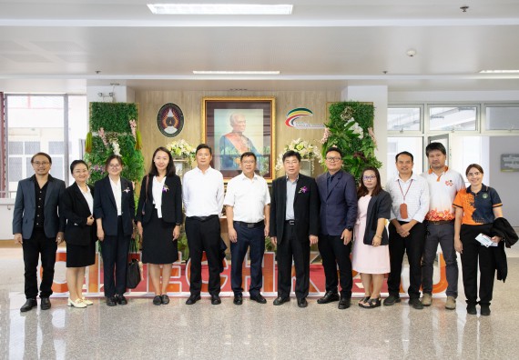 ภาพกิจกรรม  คณะวิทยาศาสตร์และเทคโนโลยี ต้อนรับคณะผู้บริหารวิทยาลัยอาชีวศึกษาและเทคนิคสิบสองปันนา ประเทศสาธารณรัฐ ประชาชนจีน เข้าเยี่ยมชมห้องปฏิบัติการทางวิทยาศาสตร์