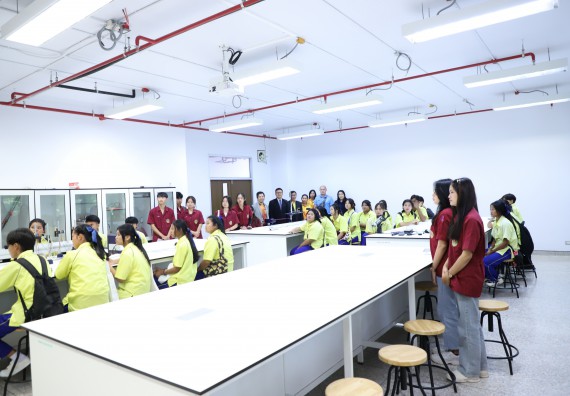 ภาพกิจกรรม  คณะวิทยาศาสตร์และเทคโนโลยี มหาวิทยาลัยราชภัฏกำแพงเพชร ร่วมกับโรงเรียนบ่อแก้ววิทยา จัดโครงการค่ายวิทยาศาสตร์