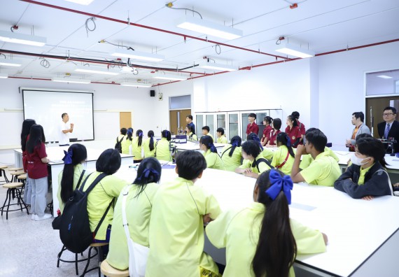 ภาพกิจกรรม  คณะวิทยาศาสตร์และเทคโนโลยี มหาวิทยาลัยราชภัฏกำแพงเพชร ร่วมกับโรงเรียนบ่อแก้ววิทยา จัดโครงการค่ายวิทยาศาสตร์