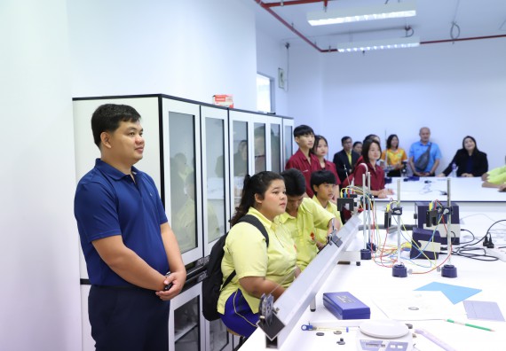 ภาพกิจกรรม  คณะวิทยาศาสตร์และเทคโนโลยี มหาวิทยาลัยราชภัฏกำแพงเพชร ร่วมกับโรงเรียนบ่อแก้ววิทยา จัดโครงการค่ายวิทยาศาสตร์