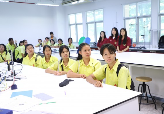 ภาพกิจกรรม  คณะวิทยาศาสตร์และเทคโนโลยี มหาวิทยาลัยราชภัฏกำแพงเพชร ร่วมกับโรงเรียนบ่อแก้ววิทยา จัดโครงการค่ายวิทยาศาสตร์