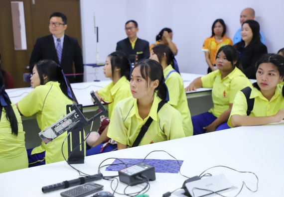 ภาพกิจกรรม  คณะวิทยาศาสตร์และเทคโนโลยี มหาวิทยาลัยราชภัฏกำแพงเพชร ร่วมกับโรงเรียนบ่อแก้ววิทยา จัดโครงการค่ายวิทยาศาสตร์